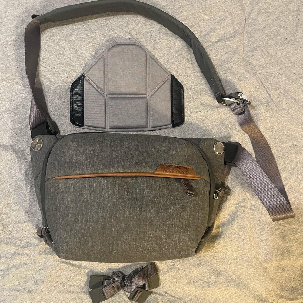 Peak Design Everyday Sling Bag 3L